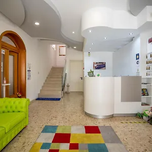 https://hotel-eraclea.hotelslidodijesolo.com